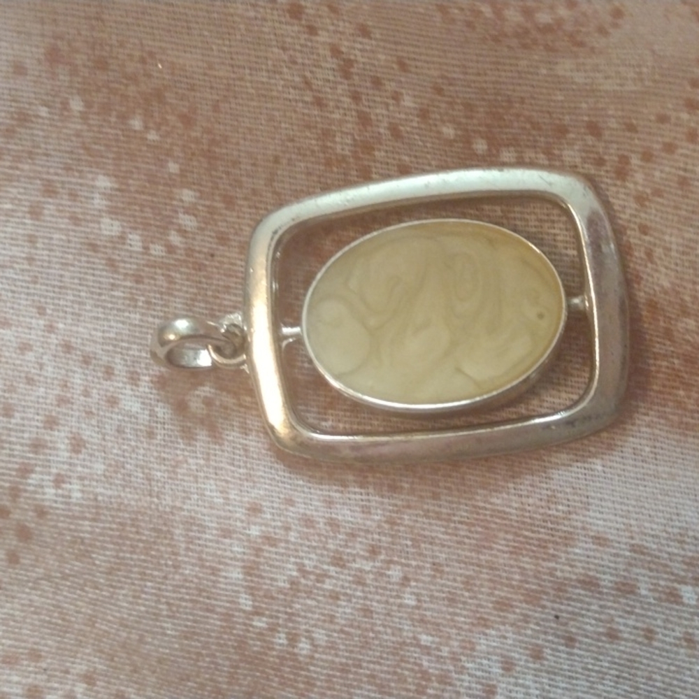 Pendant